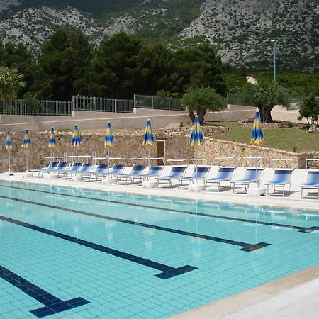 Hotel Brancamaria Cala Gonone Exterior foto