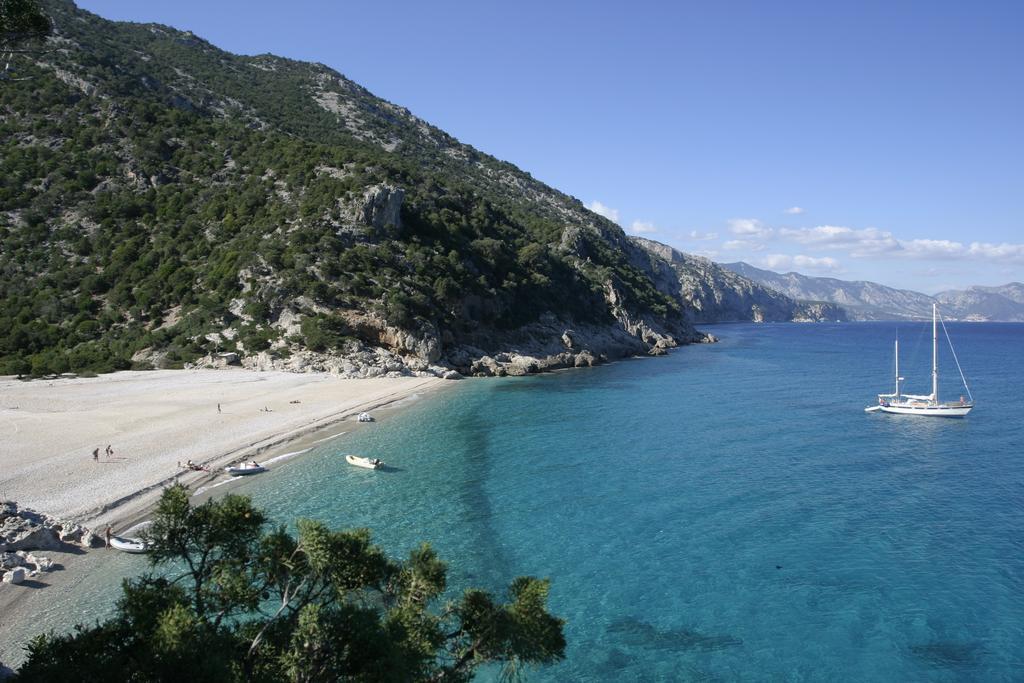 Hotel Brancamaria Cala Gonone Exterior foto