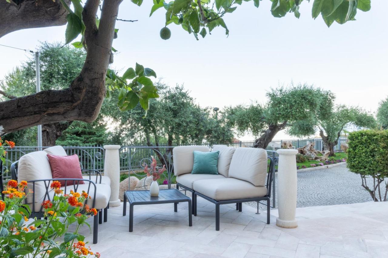 Hotel Brancamaria Cala Gonone Exterior foto