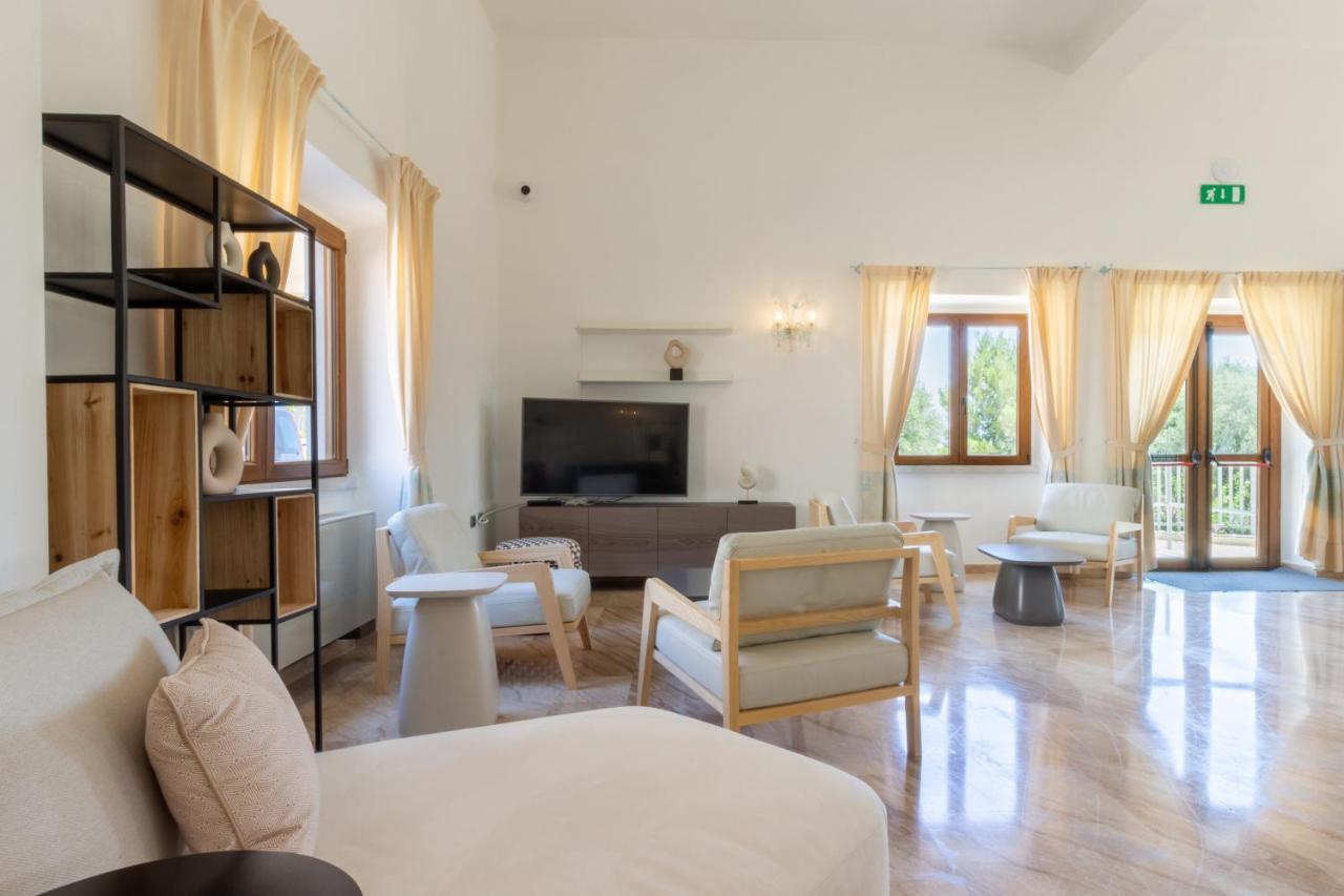 Hotel Brancamaria Cala Gonone Exterior foto