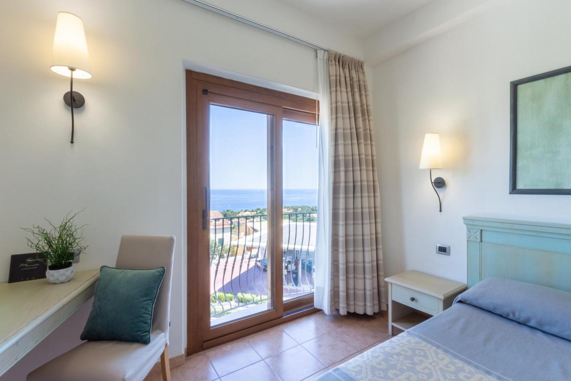Hotel Brancamaria Cala Gonone Exterior foto