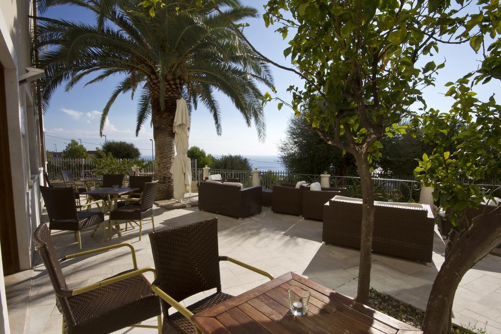 Hotel Brancamaria Cala Gonone Exterior foto