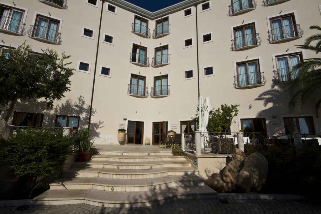 Hotel Brancamaria Cala Gonone Exterior foto