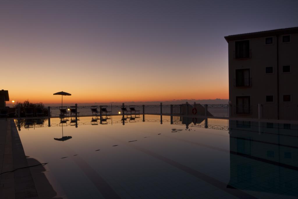 Hotel Brancamaria Cala Gonone Exterior foto